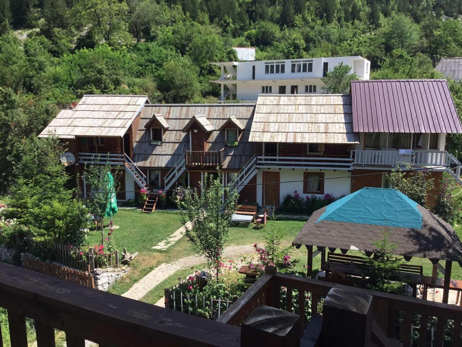 Zariklis Hotel Theth Buitenkant foto