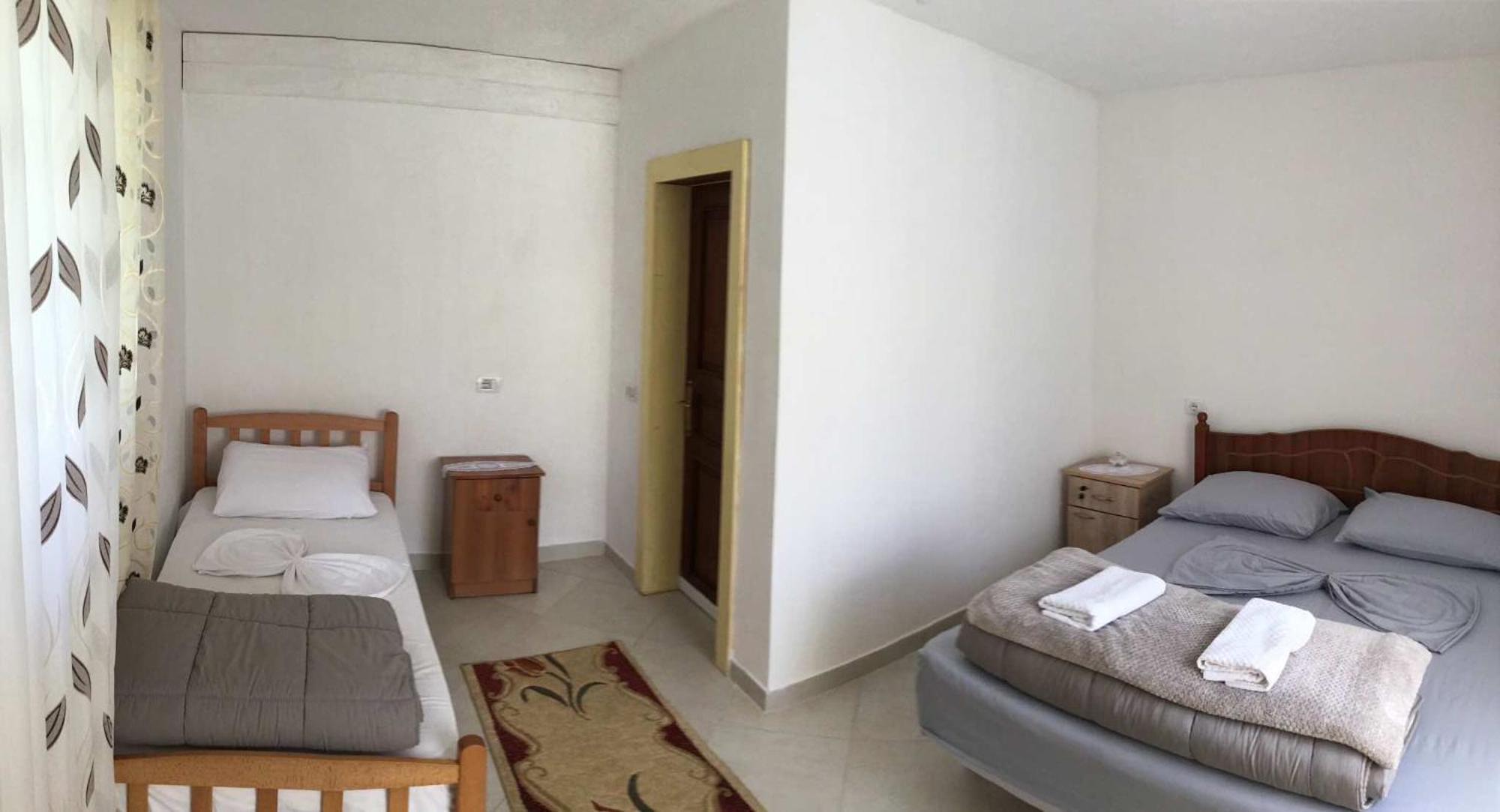 Zariklis Hotel Theth Buitenkant foto